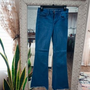 American Eagle blue jeans